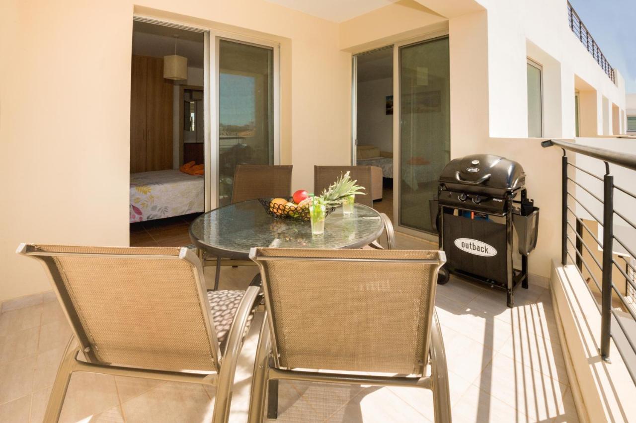 Seabreeze Apartment 200M Away From The Sea Paralimni Exteriör bild