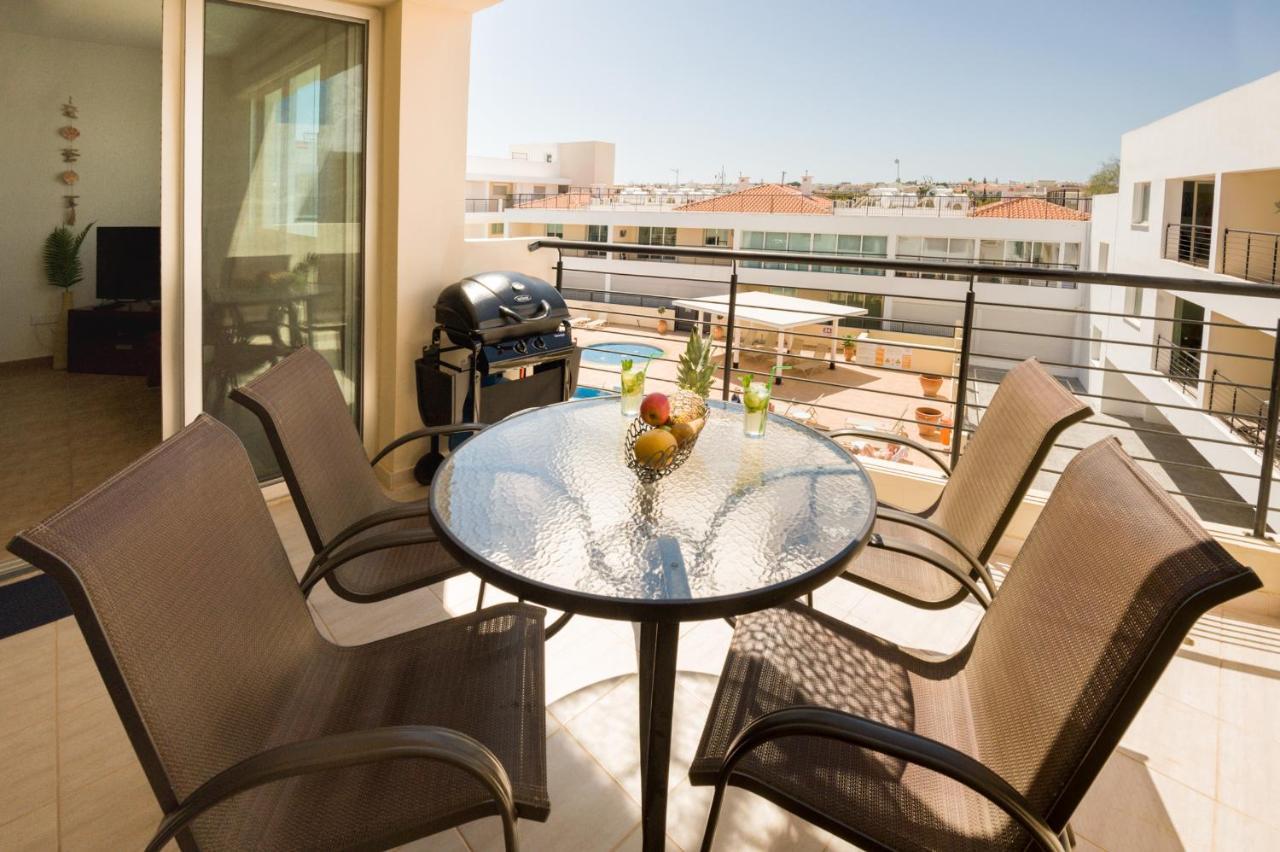 Seabreeze Apartment 200M Away From The Sea Paralimni Exteriör bild