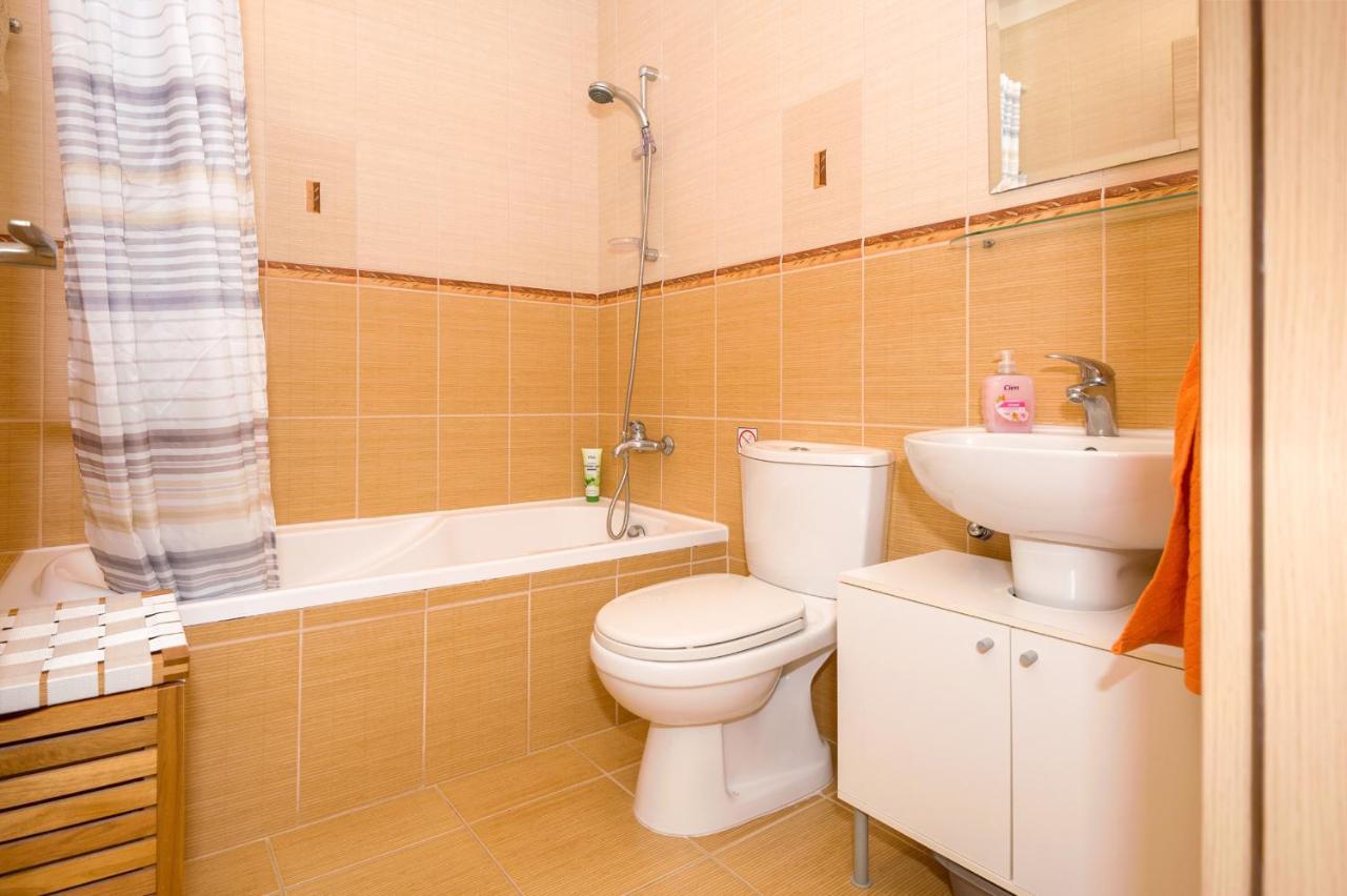 Seabreeze Apartment 200M Away From The Sea Paralimni Exteriör bild