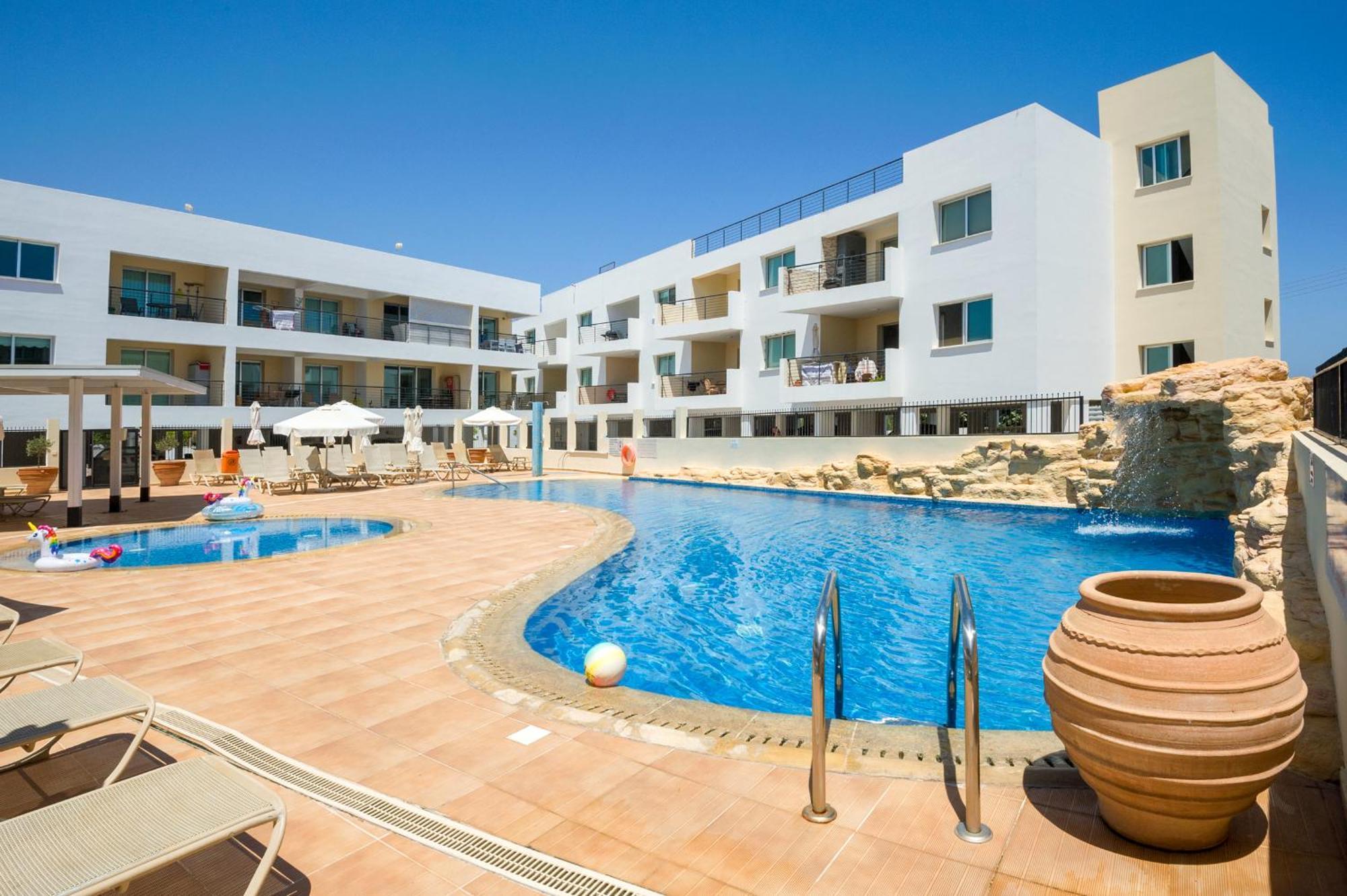 Seabreeze Apartment 200M Away From The Sea Paralimni Exteriör bild