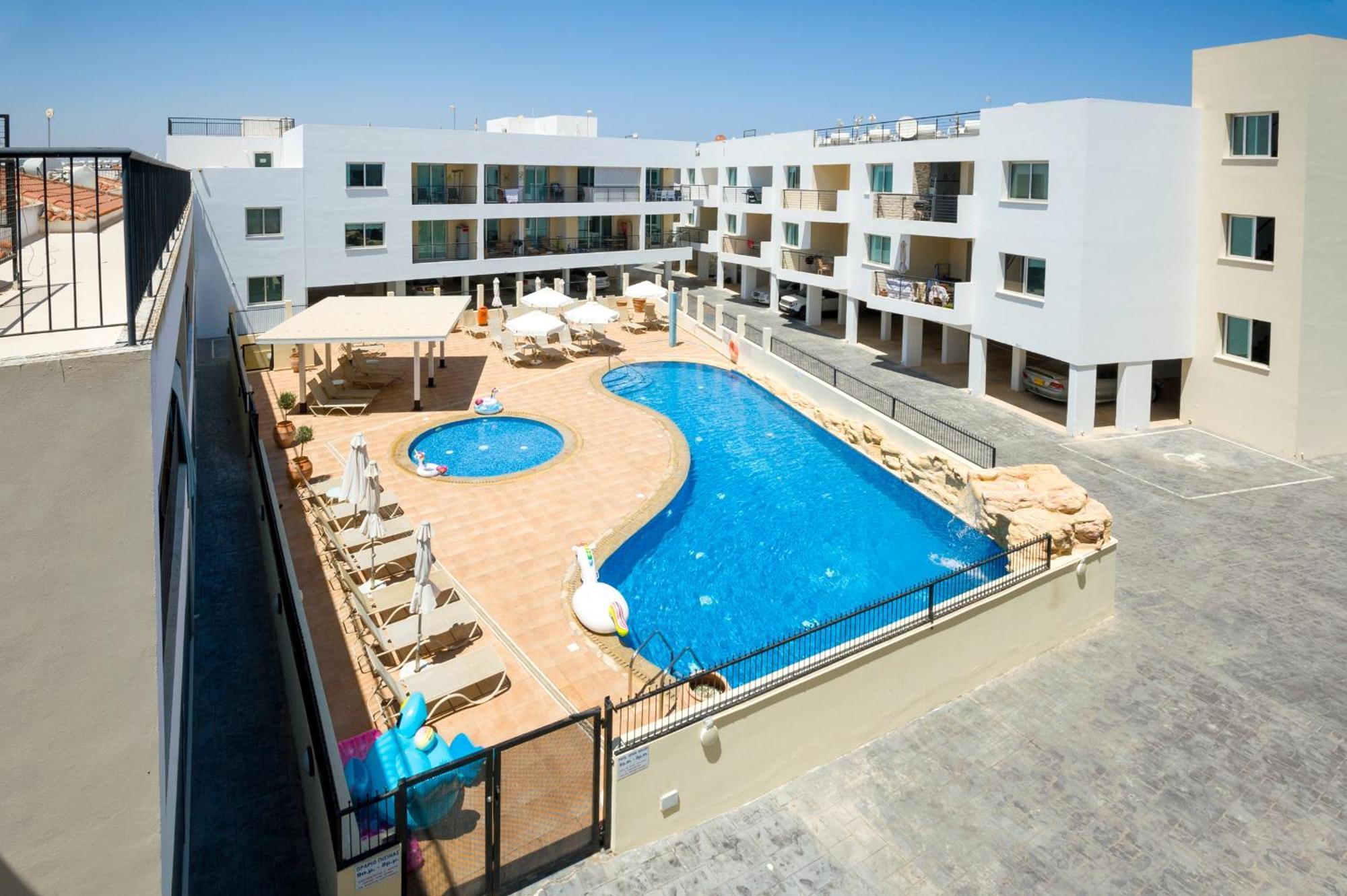 Seabreeze Apartment 200M Away From The Sea Paralimni Exteriör bild