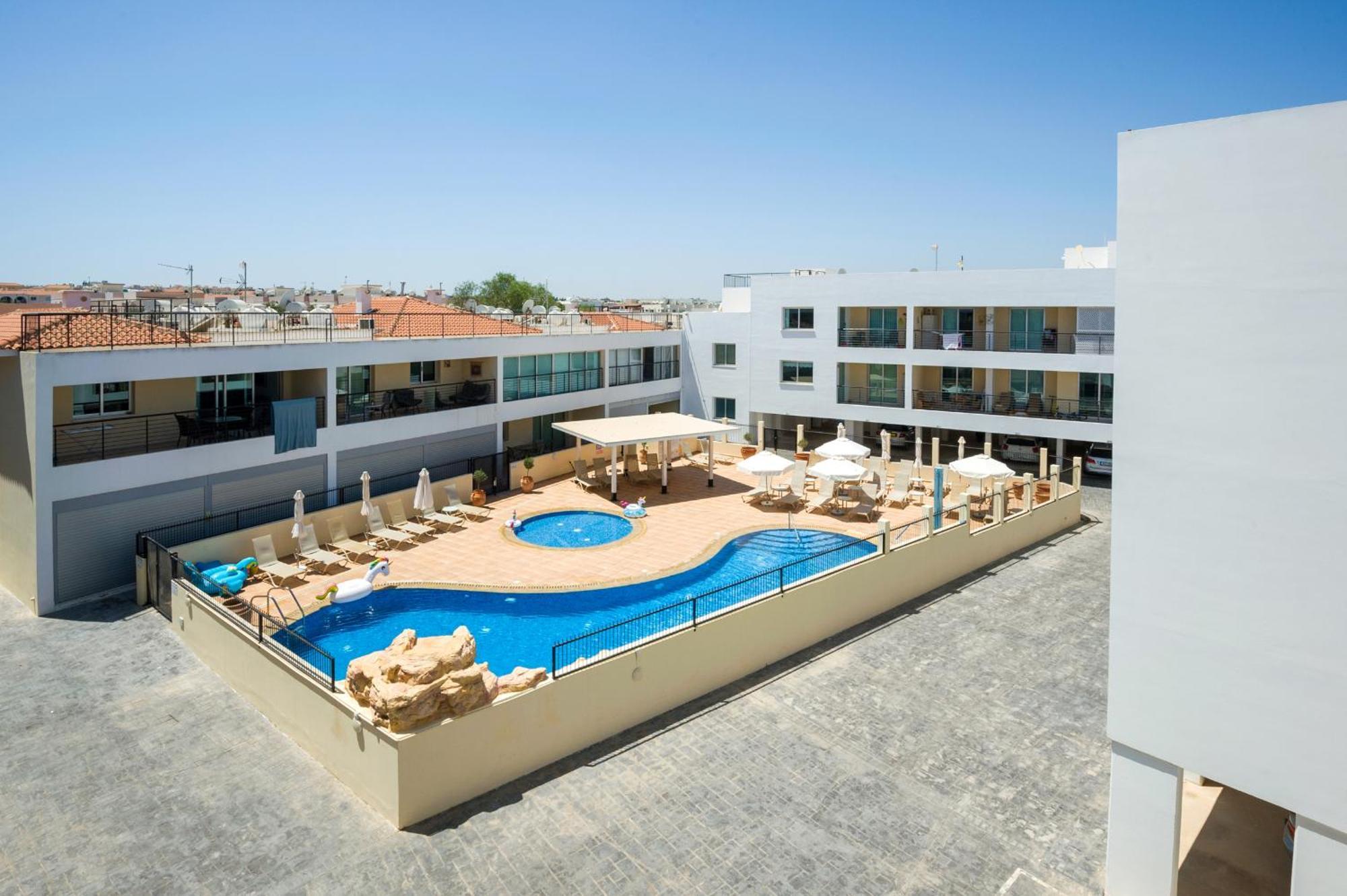 Seabreeze Apartment 200M Away From The Sea Paralimni Exteriör bild